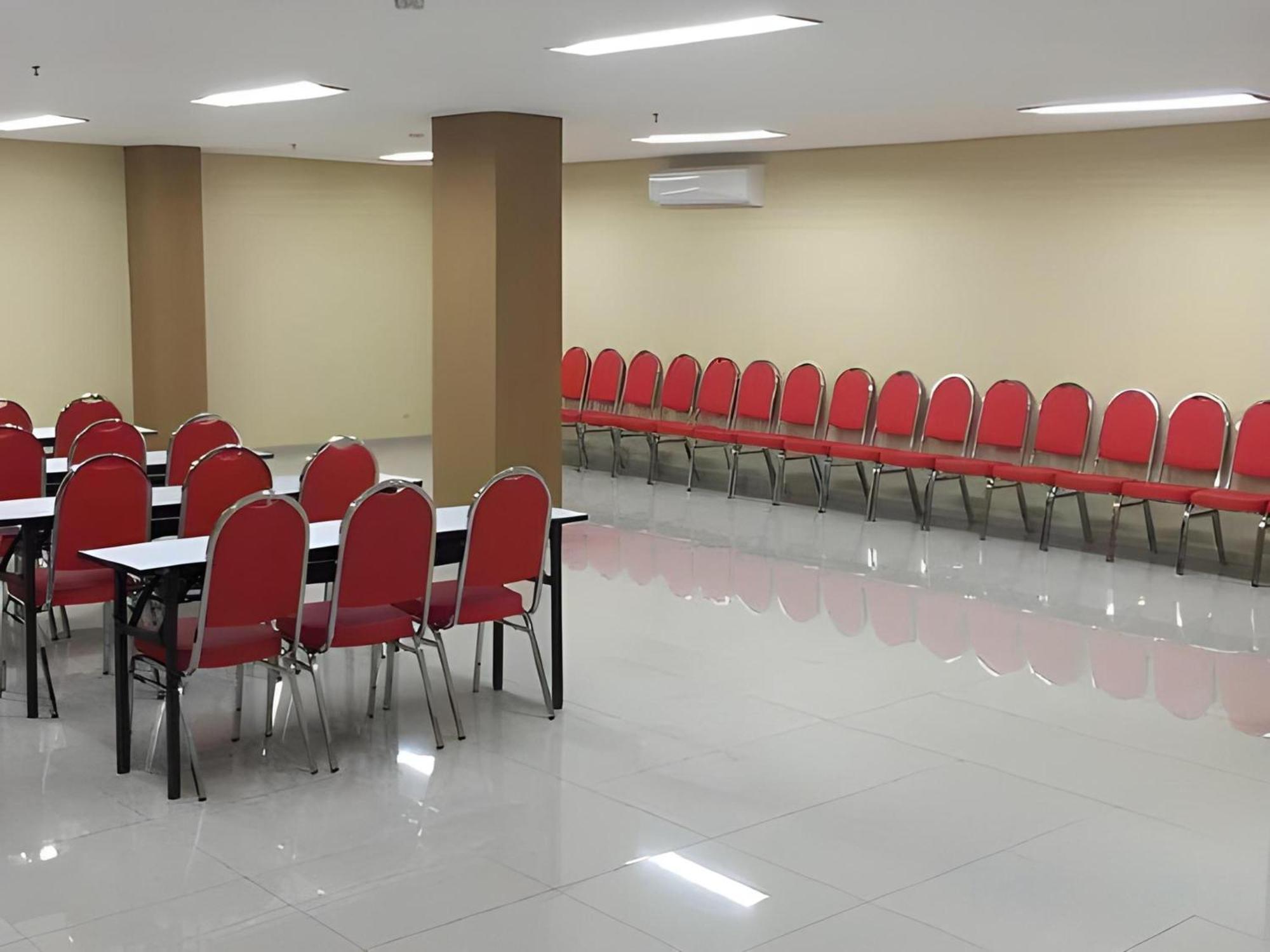 Super Oyo Townhouse Oak Hotel Fiducia Serpong Εξωτερικό φωτογραφία