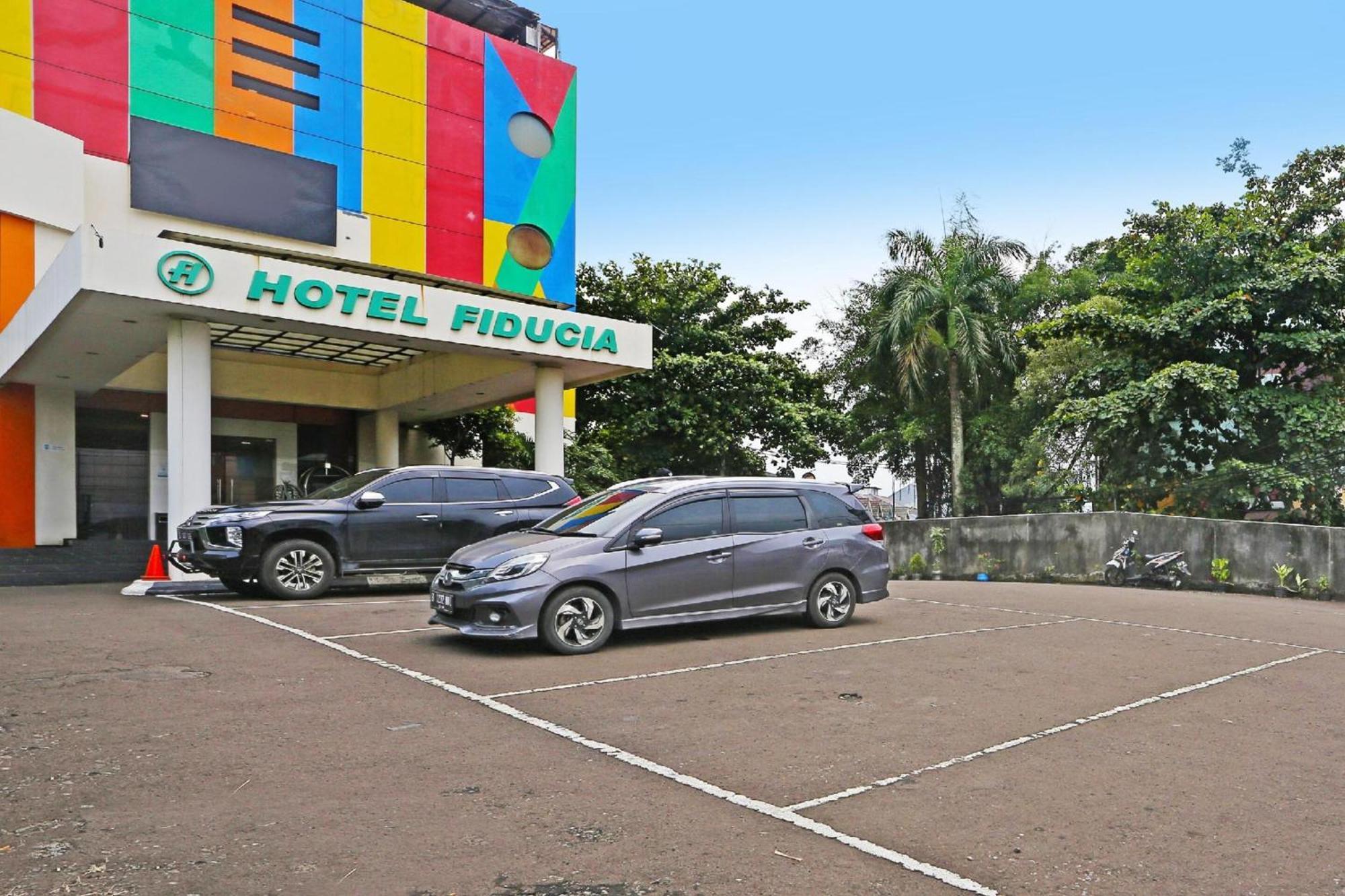 Super Oyo Townhouse Oak Hotel Fiducia Serpong Εξωτερικό φωτογραφία