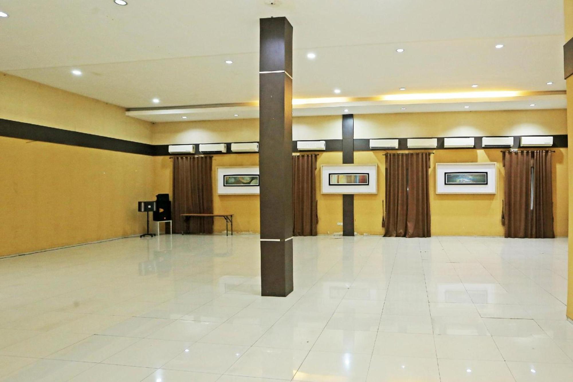 Super Oyo Townhouse Oak Hotel Fiducia Serpong Εξωτερικό φωτογραφία