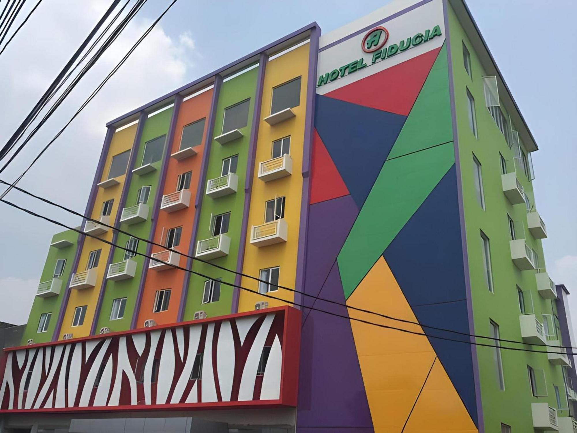 Super Oyo Townhouse Oak Hotel Fiducia Serpong Εξωτερικό φωτογραφία
